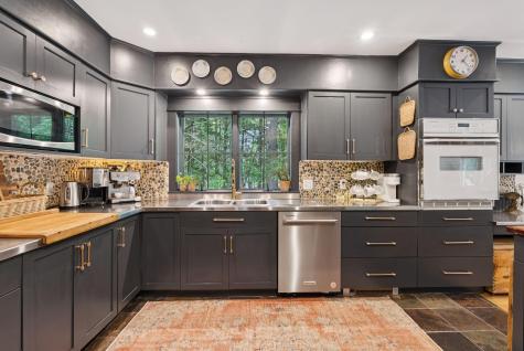 2 Valley Avenue Falmouth ME 04105