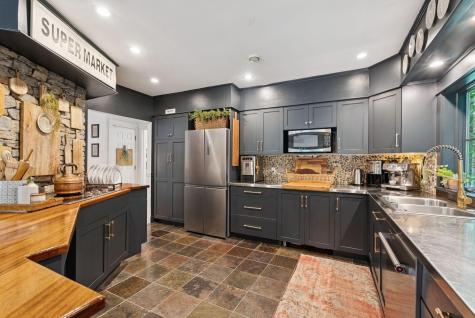 2 Valley Avenue Falmouth ME 04105