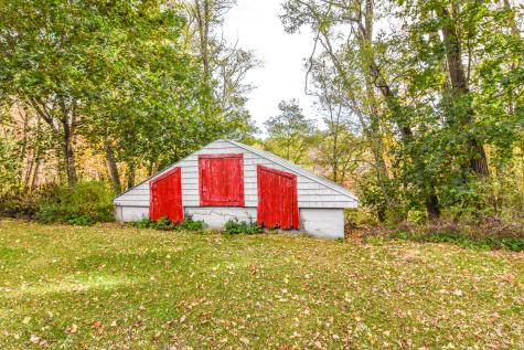 25 Hancock Avenue Hiram ME 04041