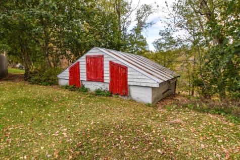 25 Hancock Avenue Hiram ME 04041