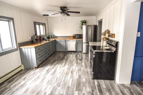 25 Hancock Avenue Hiram ME 04041