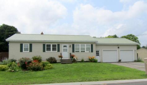32 Gina Street Lewiston ME 04240