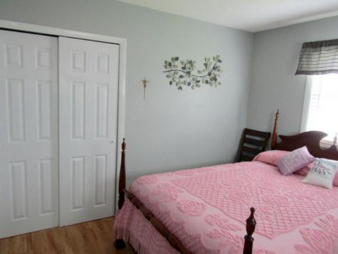 32 Gina Street Lewiston ME 04240
