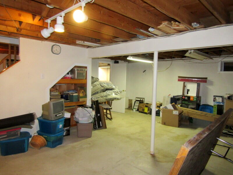 32 Gina Street Lewiston ME 04240