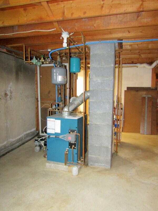 32 Gina Street Lewiston ME 04240