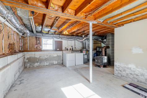 18 Eaton Drive Buxton ME 04093