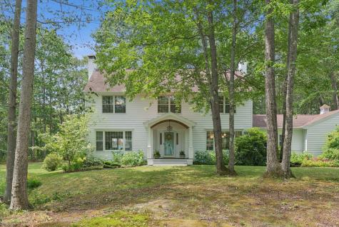 6 Beechwood Lane Falmouth ME 04105