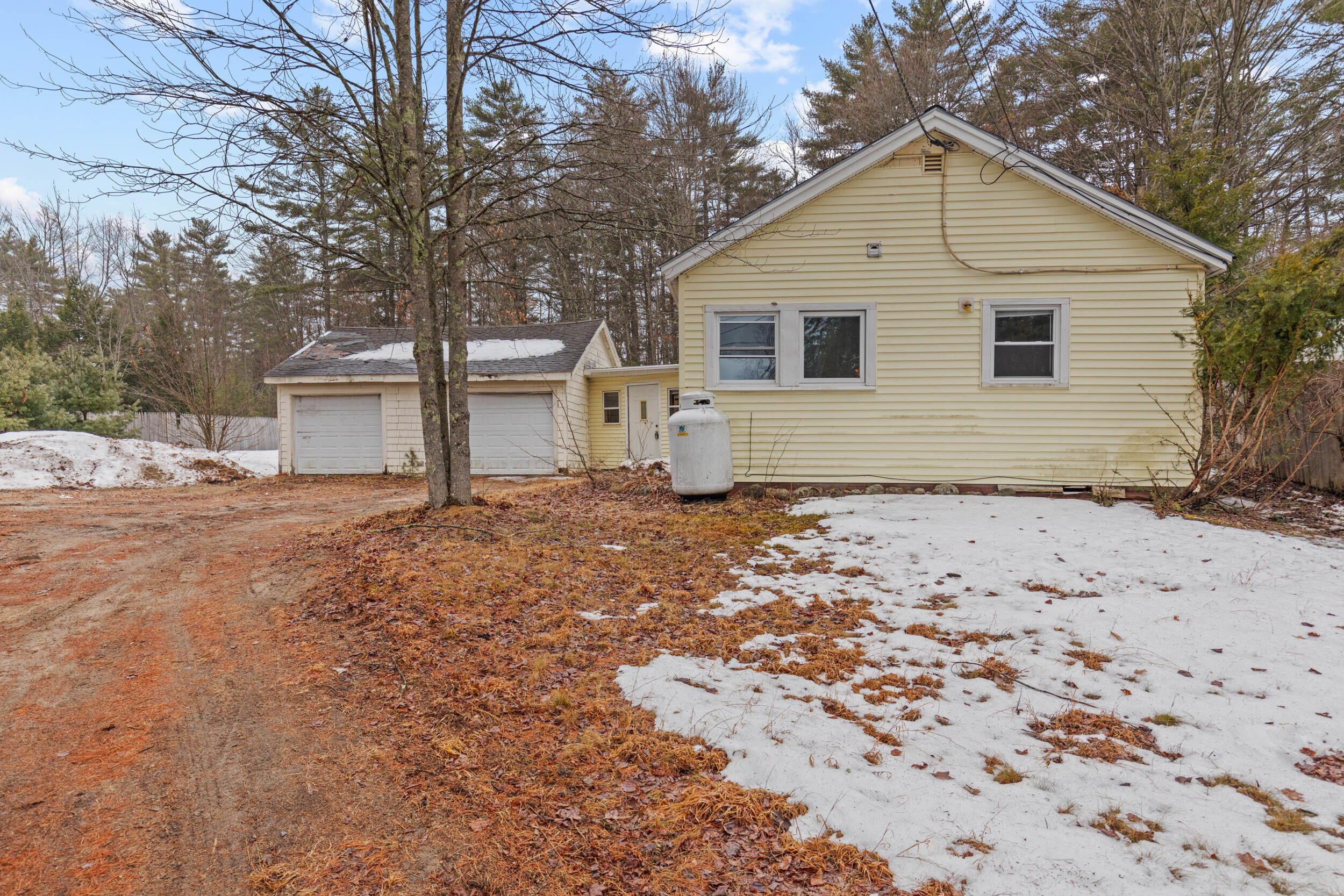 1042 Pequawket Trail Standish ME 04085