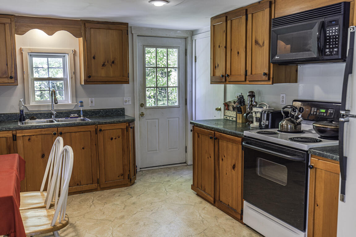 450 Station Road Bradford ME 04410