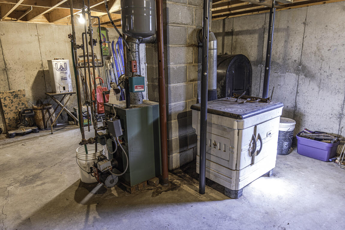 450 Station Road Bradford ME 04410