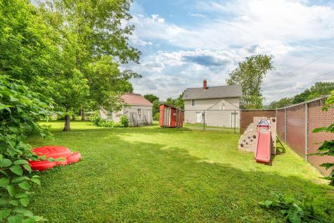 131 Pleasant Street Dexter ME 04930