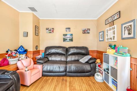 131 Pleasant Street Dexter ME 04930