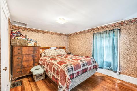 131 Pleasant Street Dexter ME 04930