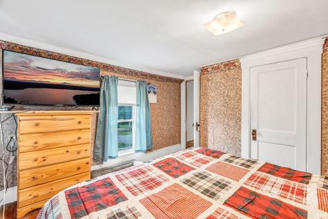 131 Pleasant Street Dexter ME 04930