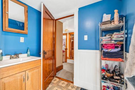 131 Pleasant Street Dexter ME 04930