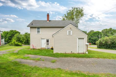 131 Pleasant Street Dexter ME 04930