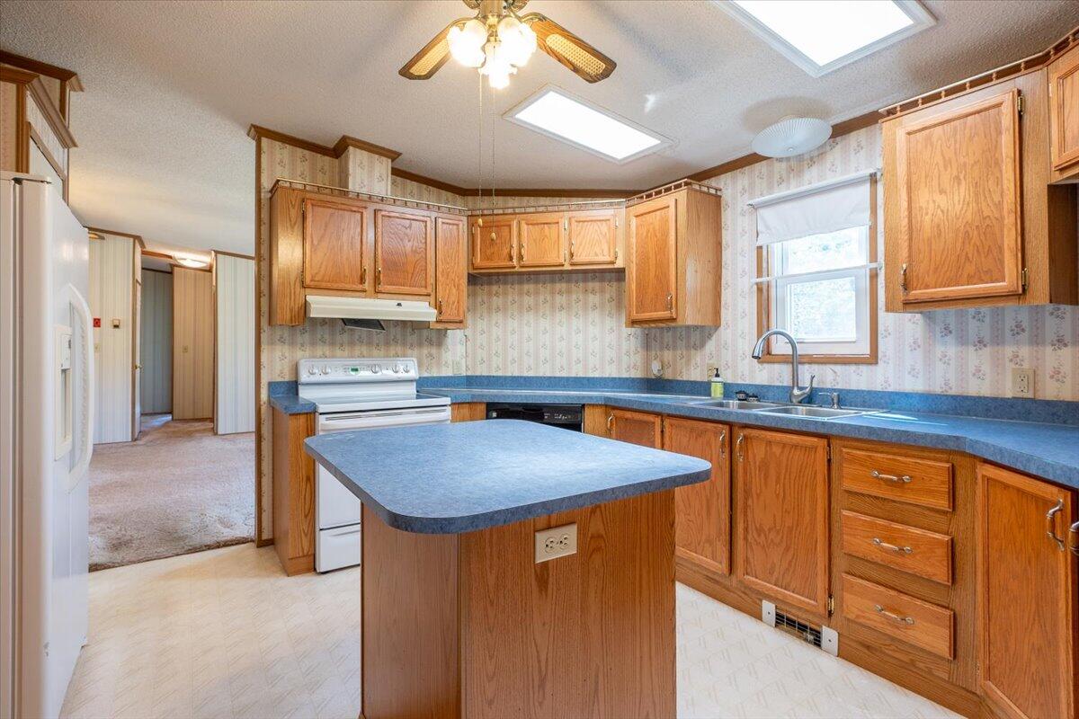 479 New England Road Searsmont ME 04973