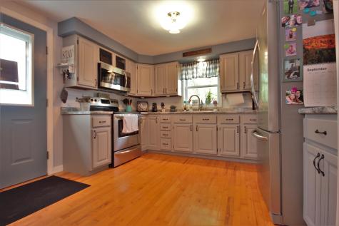 9 Lindsey Way Hampden ME 04444