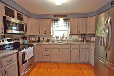 9 Lindsey Way Hampden ME 04444