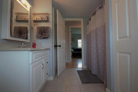 9 Lindsey Way Hampden ME 04444