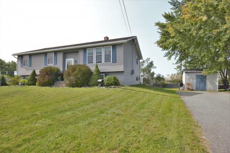 9 Lindsey Way Hampden ME 04444