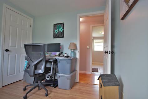 9 Lindsey Way Hampden ME 04444