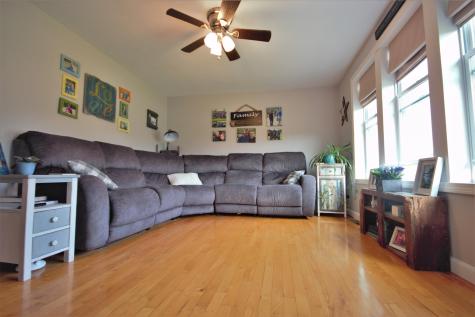 9 Lindsey Way Hampden ME 04444