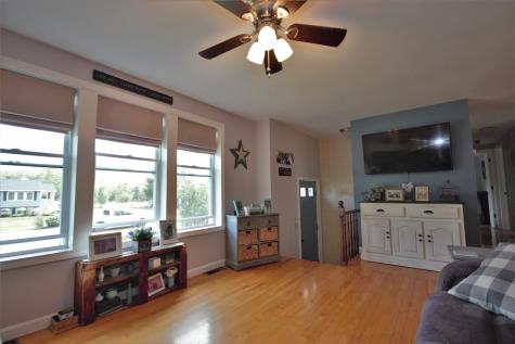 9 Lindsey Way Hampden ME 04444