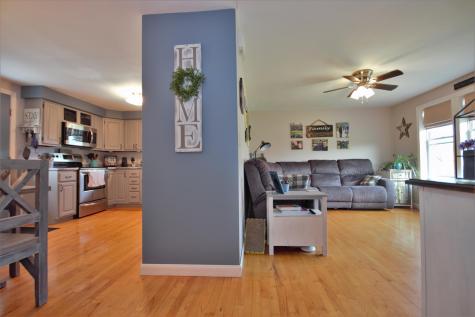 9 Lindsey Way Hampden ME 04444