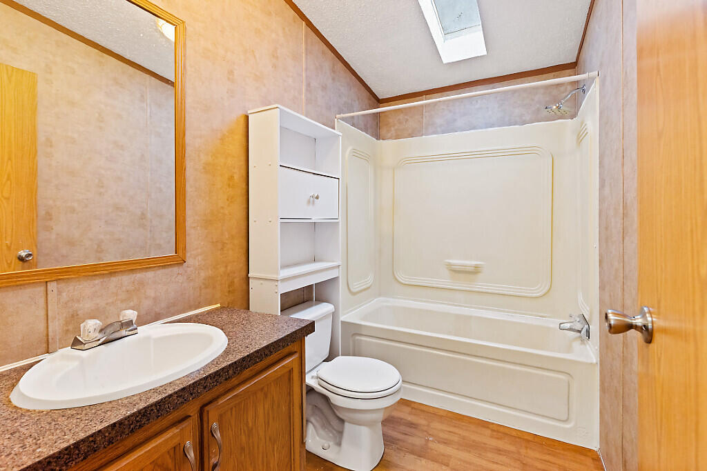 5 Forest Lane Fairfield ME 04937