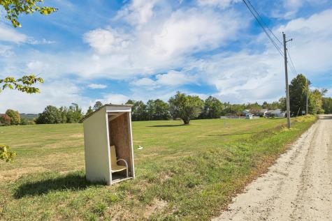 22 N Town Farm Road Oxford ME 04270