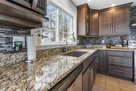 5 Pearl Drive Brunswick ME 04011