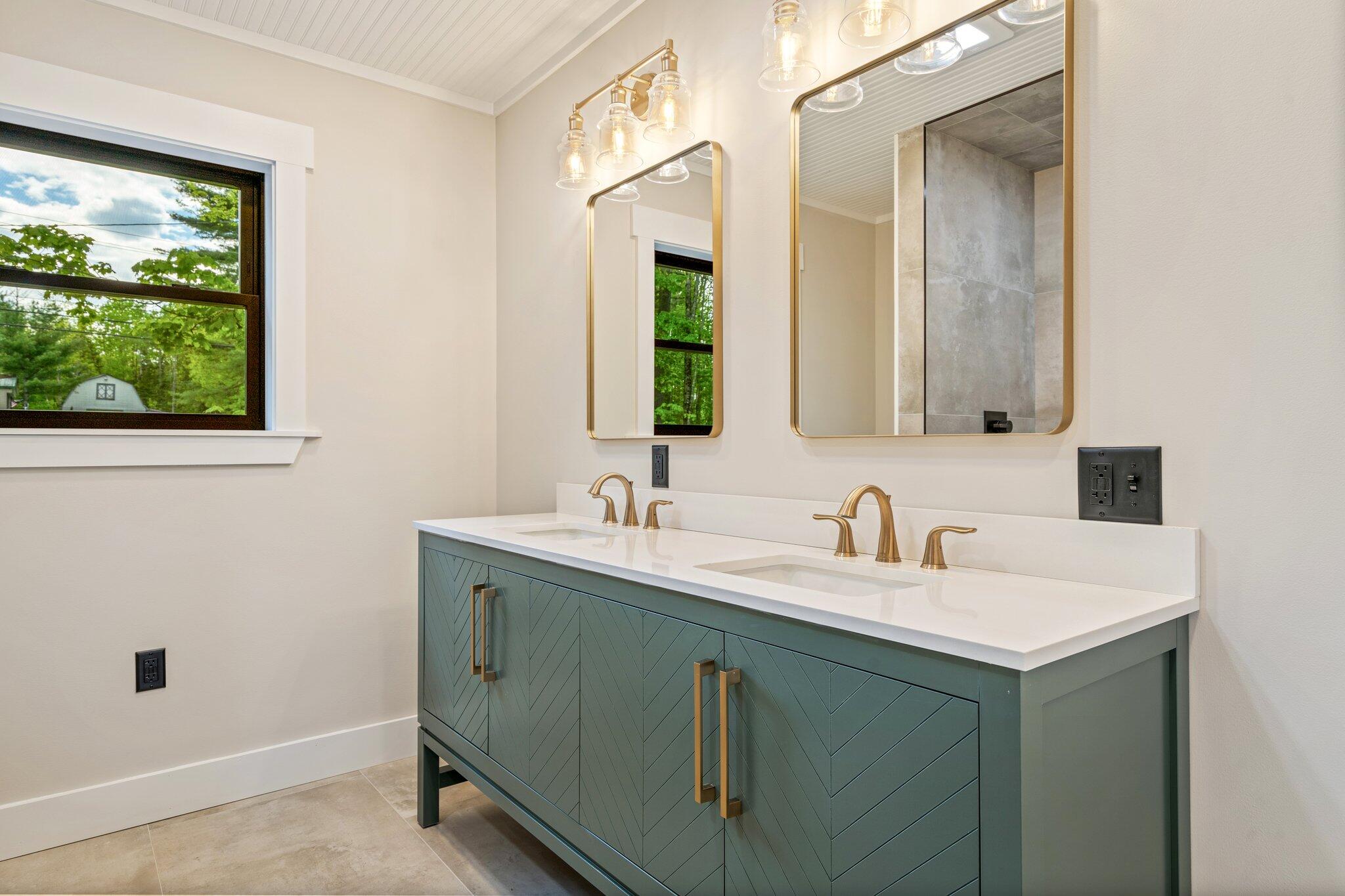 734 Main Road Charleston ME 04422