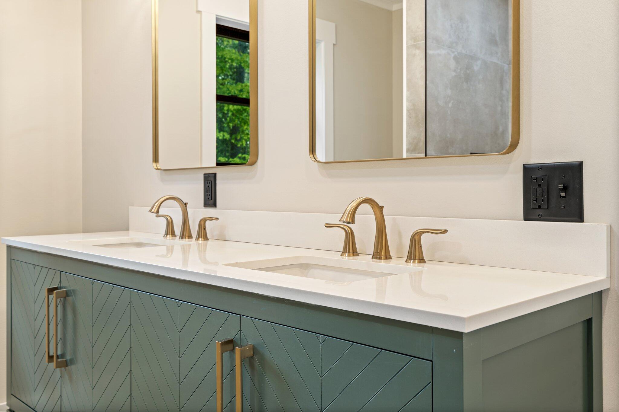 734 Main Road Charleston ME 04422