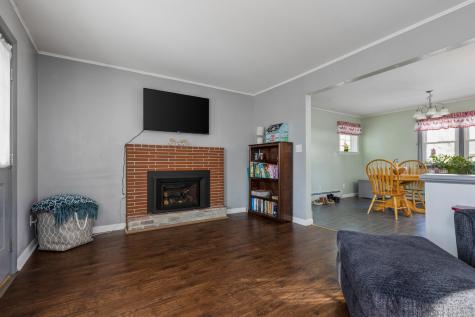 37 Mcarthur Avenue Lewiston ME 04240