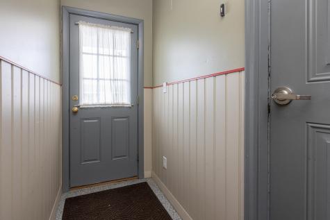 37 Mcarthur Avenue Lewiston ME 04240