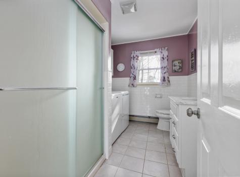 37 Mcarthur Avenue Lewiston ME 04240