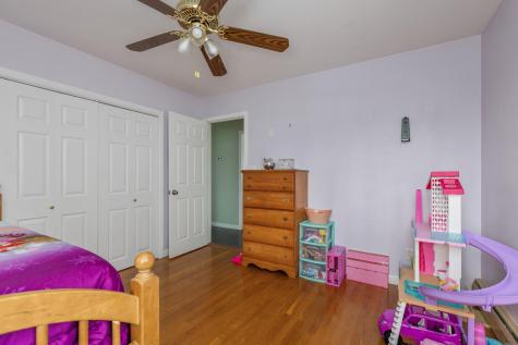 37 Mcarthur Avenue Lewiston ME 04240