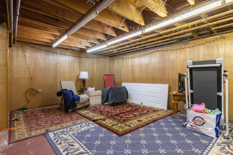 37 Mcarthur Avenue Lewiston ME 04240