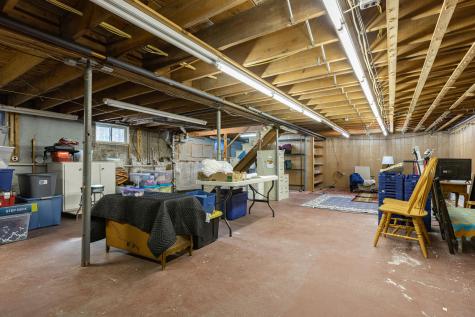 37 Mcarthur Avenue Lewiston ME 04240