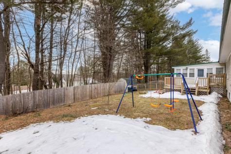 37 Mcarthur Avenue Lewiston ME 04240