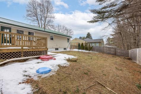 37 Mcarthur Avenue Lewiston ME 04240