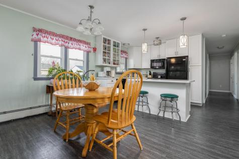 37 Mcarthur Avenue Lewiston ME 04240