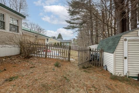 37 Mcarthur Avenue Lewiston ME 04240