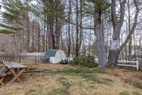 37 Mcarthur Avenue Lewiston ME 04240