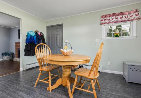 37 Mcarthur Avenue Lewiston ME 04240