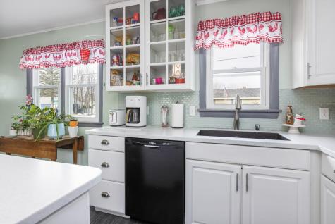 37 Mcarthur Avenue Lewiston ME 04240