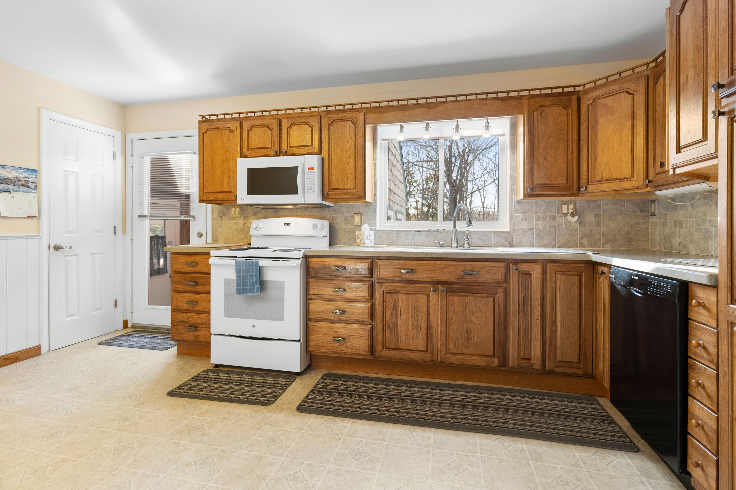 1213 N Union Road Union ME 04862