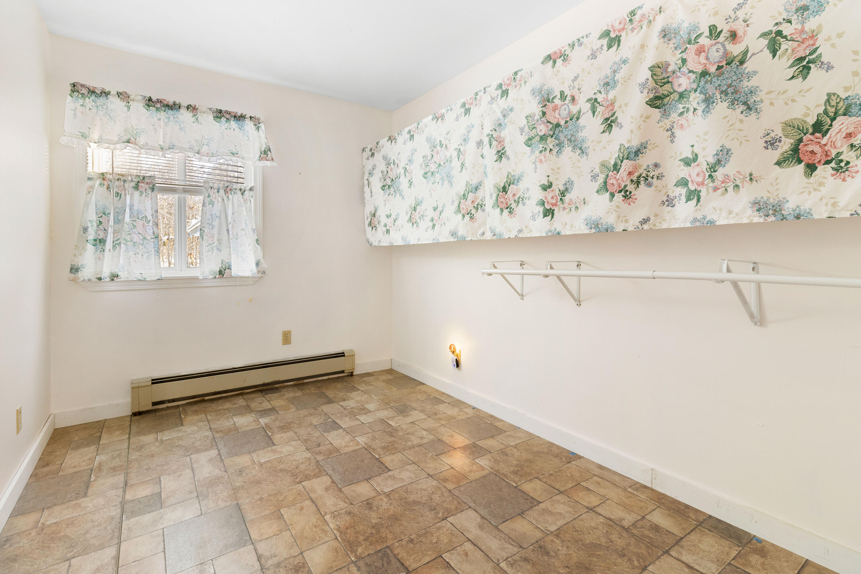 1213 N Union Road Union ME 04862