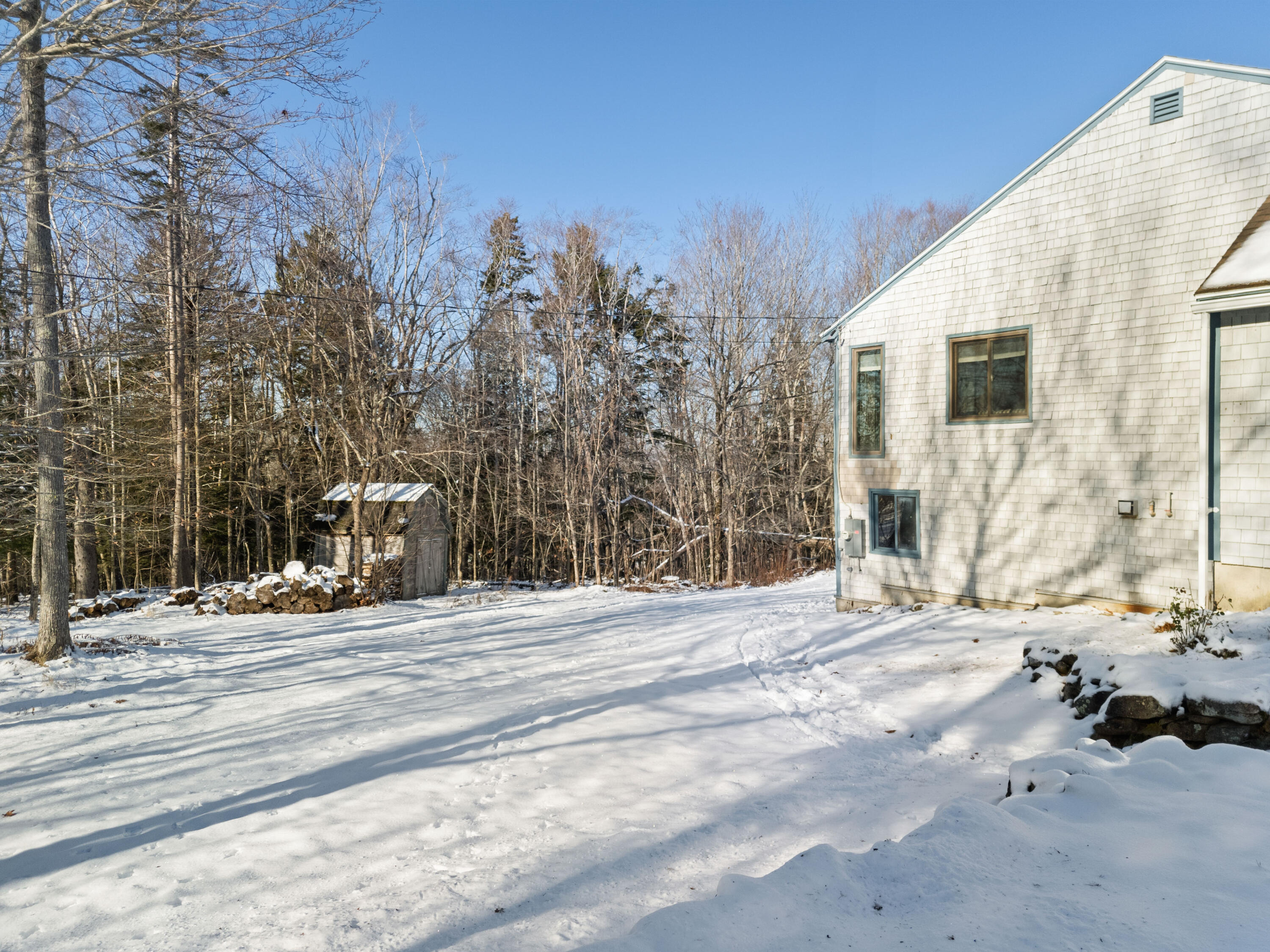 1213 N Union Road Union ME 04862